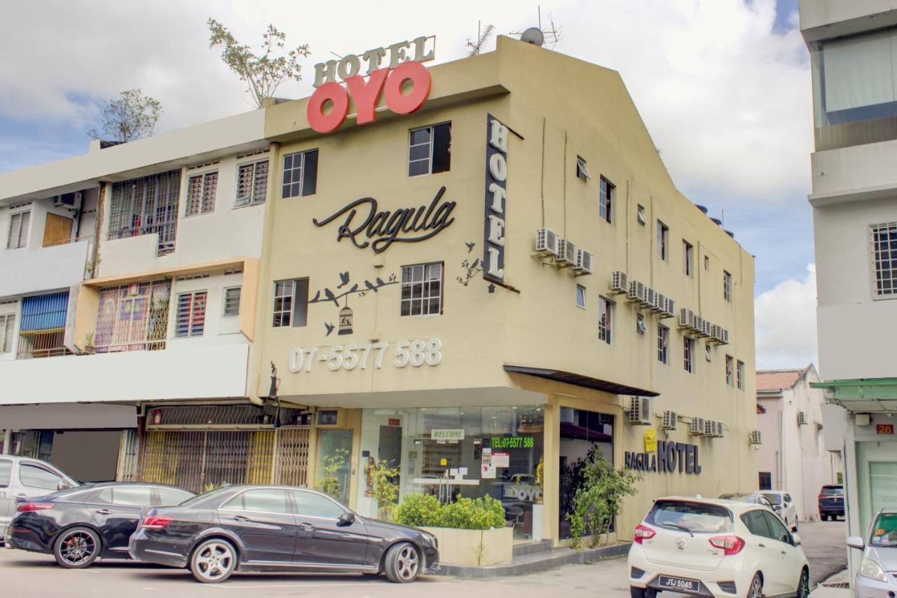 Oyo 90028 Ragula Hotel Джохор Бахру Екстериор снимка